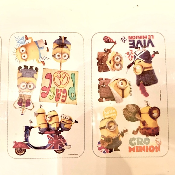 Wall Art Decals Minion Mega Pack 1 Giant + 16 large includes 117 pieces - Picture 3 of 11